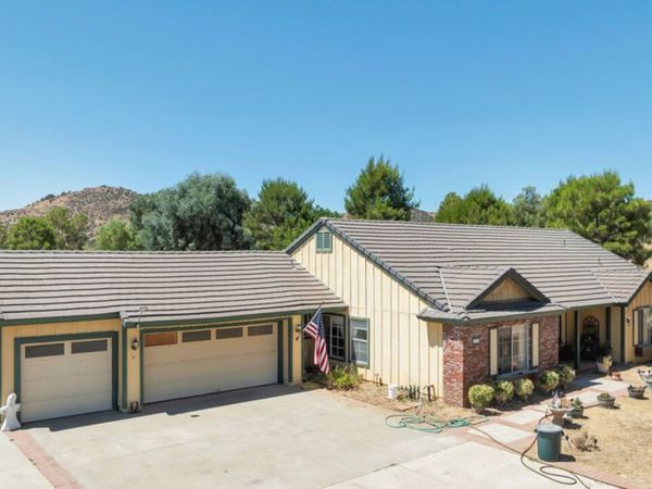 11734 Chisholm Court, Agua Dulce, CA 91390