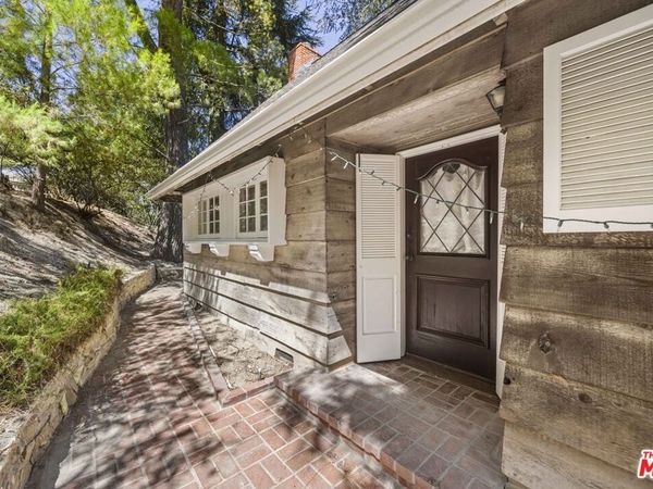 14807 Round Valley Drive, Sherman Oaks, CA 91403