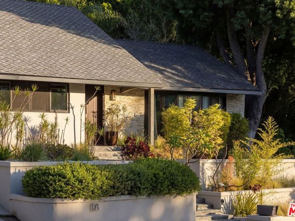 1646 San Ysidro Drive, Beverly Hills, CA 90210