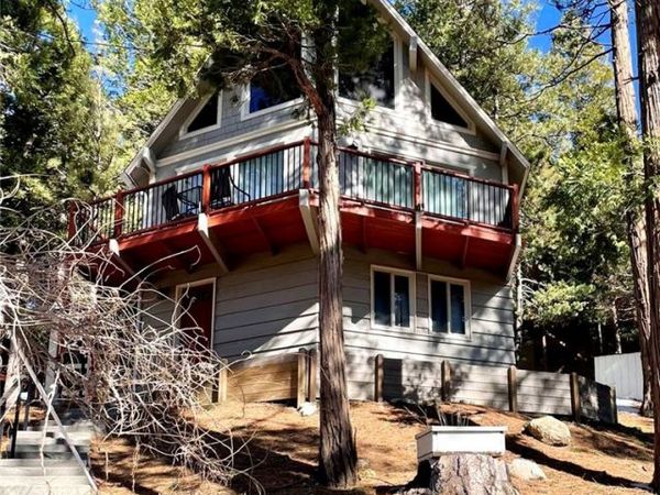 521 Grass Valley Road , Lake Arrowhead, CA 92352