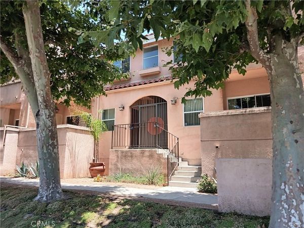 7320 Balboa Boulevard, Unit 205, Lake Balboa, CA 91406