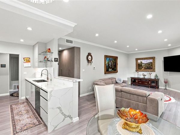 14607 Erwin Street , Unit 107, Van Nuys, CA 91411