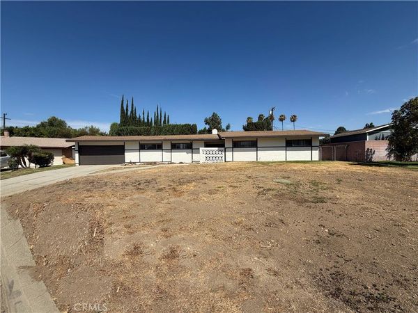 5748 Chelsea Court, Rialto, CA 92377