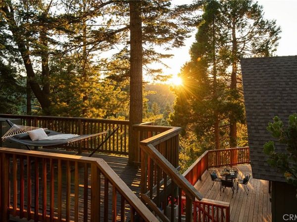 459 Pioneer , Lake Arrowhead, CA 92352