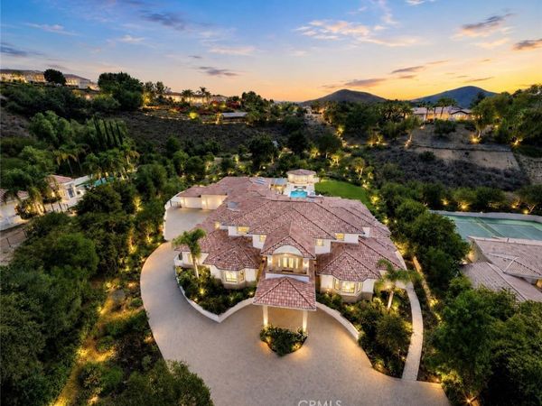 988 Candlecrest Drive, Westlake Village, CA 91362