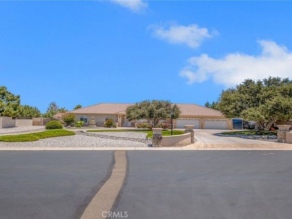 6955 Oak View Court, Oak Hills, CA 92344
