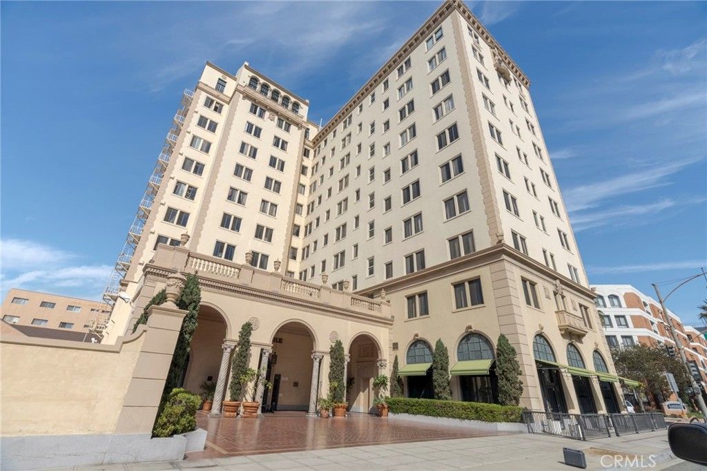 315 W 3rd Street, Unit 710, Long Beach, CA 90802 Main Photo