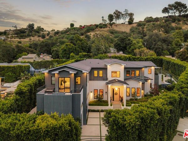 15321 Kingswood Lane, Sherman Oaks, CA 91403