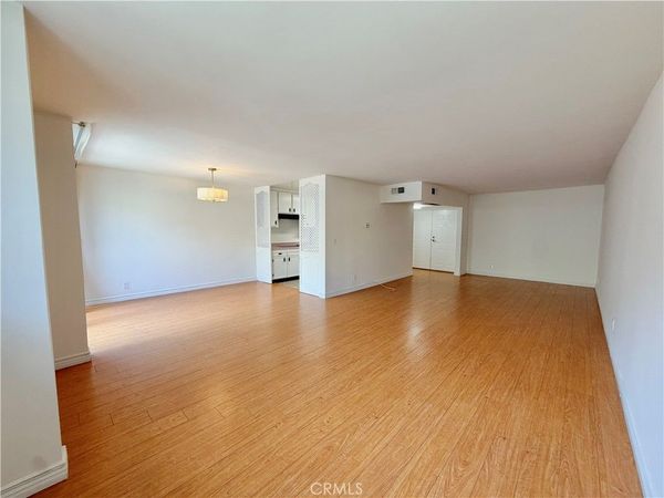 14141 Dickens, Sherman Oaks, CA 91423