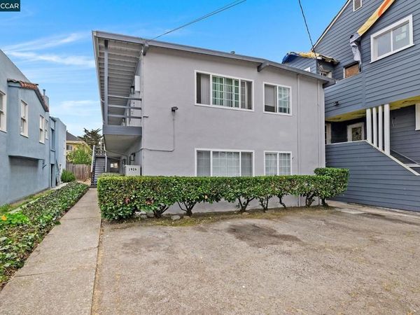 1926 Alcatraz Ave , Berkeley, CA 94703