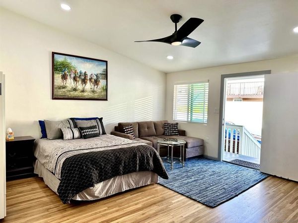 7672 La Jolla Blvd, La Jolla, CA 92037