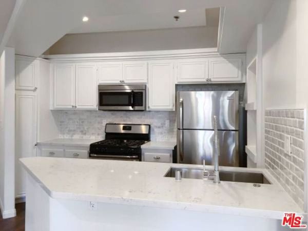 12712 MOORPARK Street, Unit 103, Studio City, CA 91604
