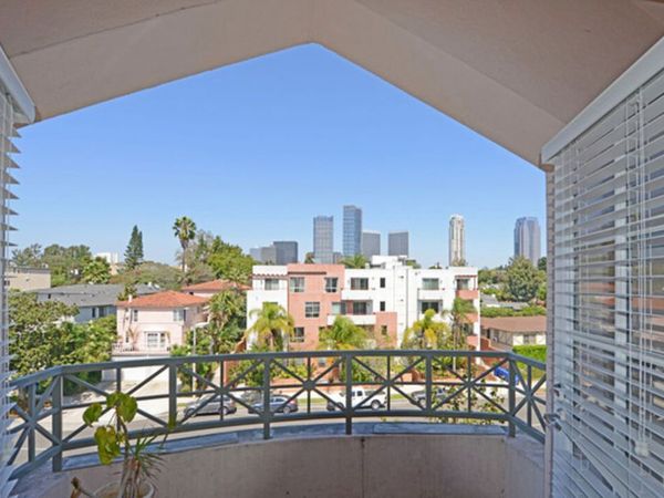 2015 S Beverly Glen Boulevard , Unit 402, Los Angeles, CA 90025