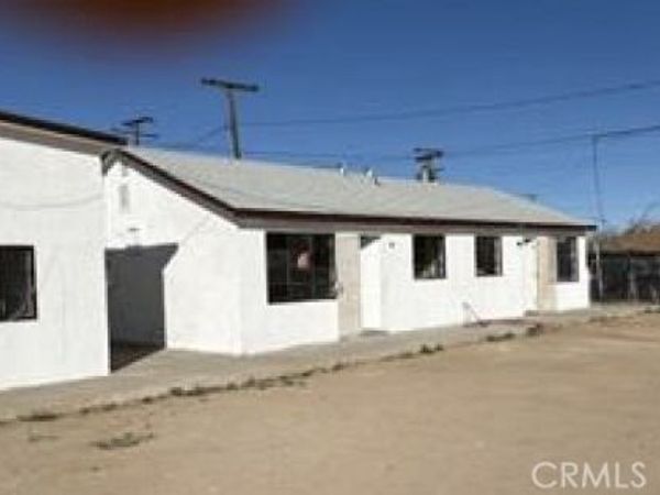 451 W Yermo Road, Unit B, Yermo, CA 92398