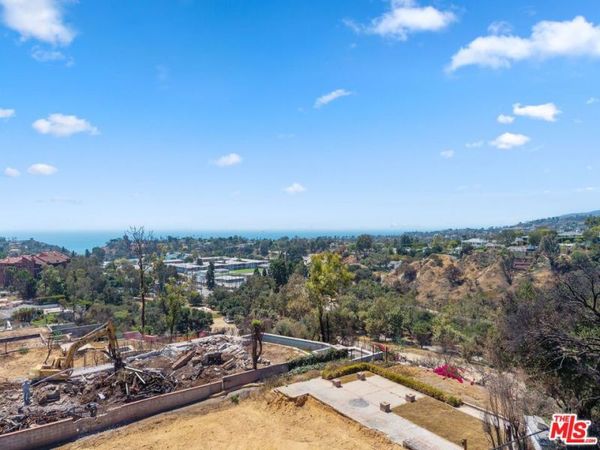 1225 Rimmer Avenue, Pacific Palisades, CA 90272