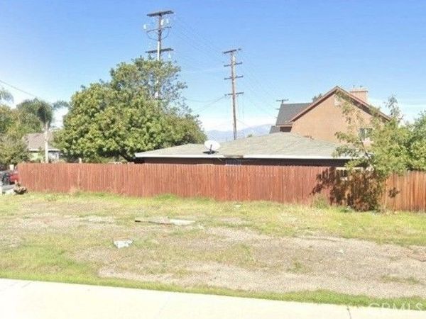 111 School , Corona, CA 92882