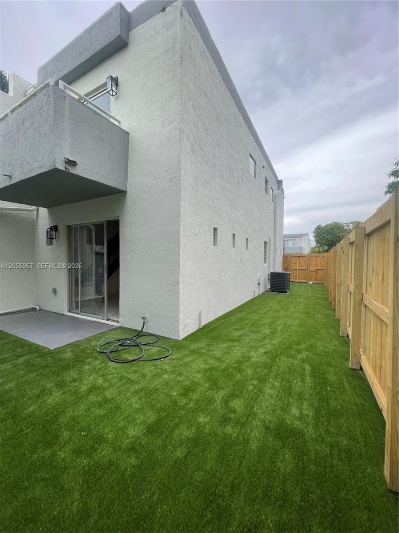 3607 SW 17th St , Unit 3607, Miami, FL 33145 Photo