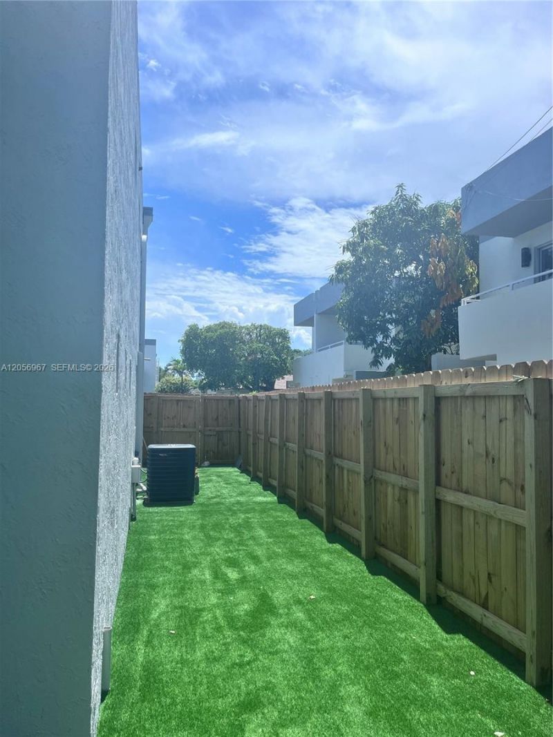 3607 SW 17th St , Unit 3607, Miami, FL 33145 Photo