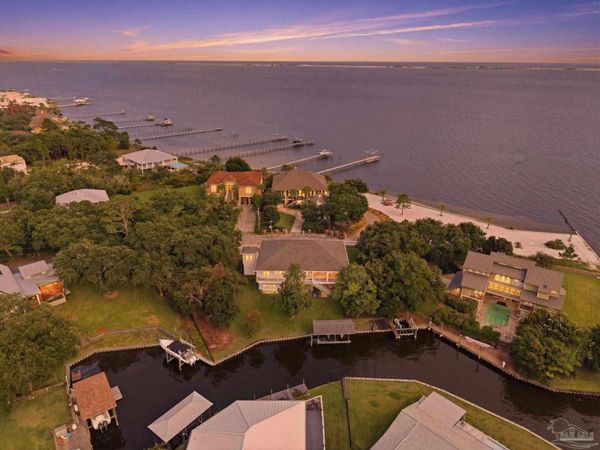 4639 Smokey Rd, Gulf Breeze, FL 32563