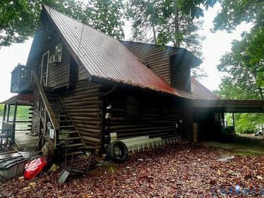 35 Lake Drive , Columbia, VA 23038