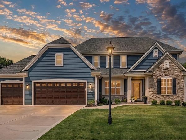 W273N2473 Arlington DRIVE, Pewaukee, WI 53072