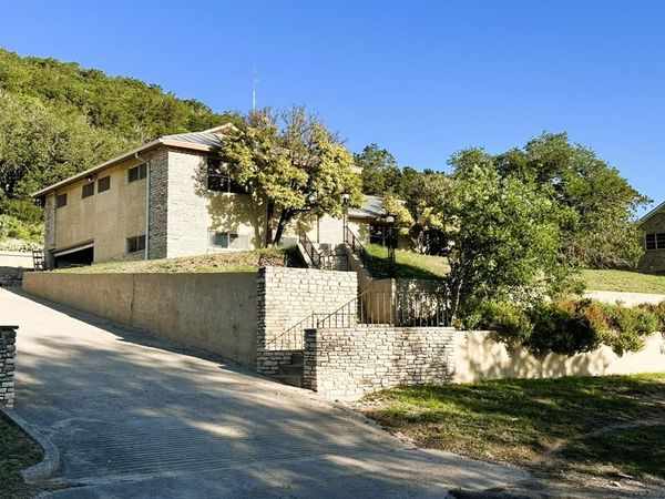 120 Bluebonnet Drive , Junction, TX 76849