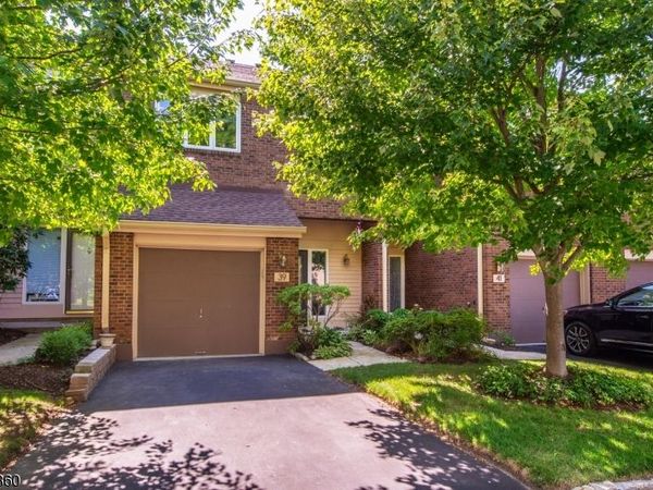 39 Chelsea Ct, Madison, NJ 07940