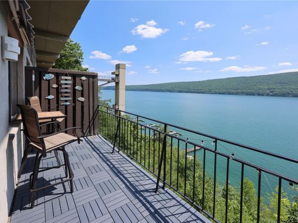 2 Cliffside Drive, Canandaigua, NY 14424