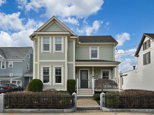 13 Bartlet St, Andover, MA 01810