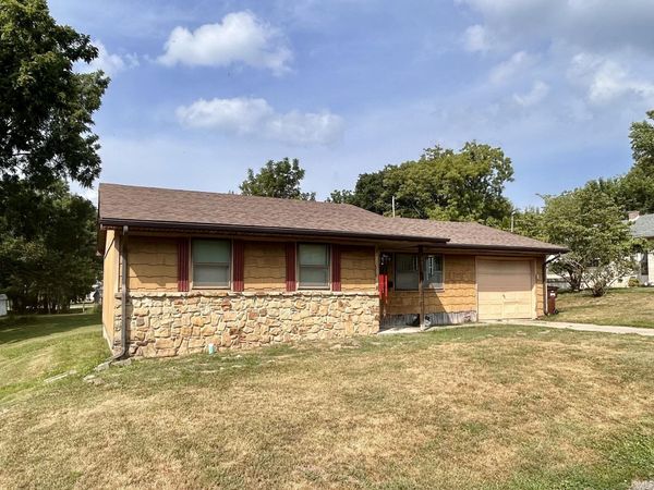 1009 W Walnut Street, Brownstown, IN 47220