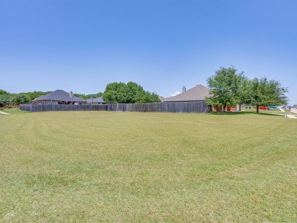703 Carmen Ana Avenue , Grandview, TX 76050