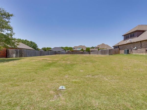 707 Carmen Ana Avenue , Grandview, TX 76050