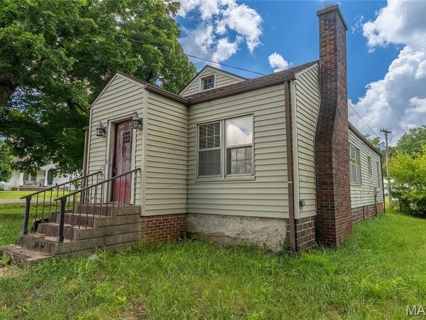 616 Broadway S, Goreville, IL 62939