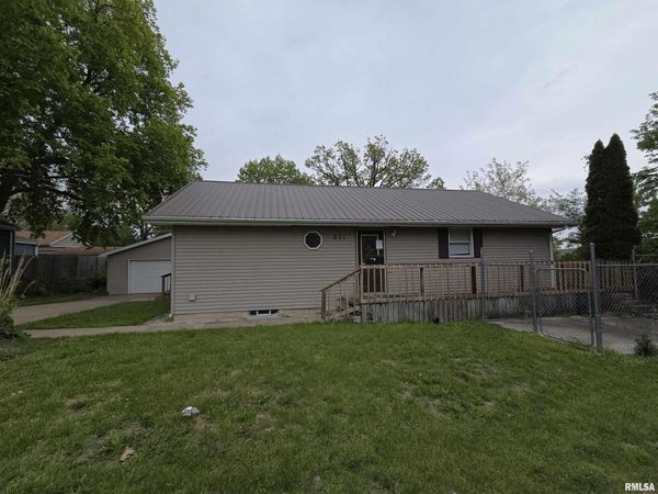 511 WEST Street, Peru, IL 61354