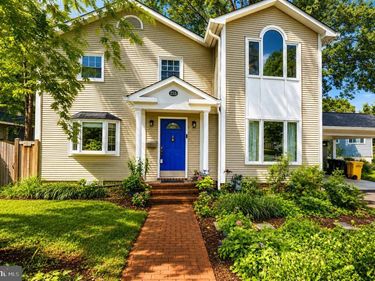 215 W GEORGE MASON ROAD W, FALLS CHURCH, VA 22046