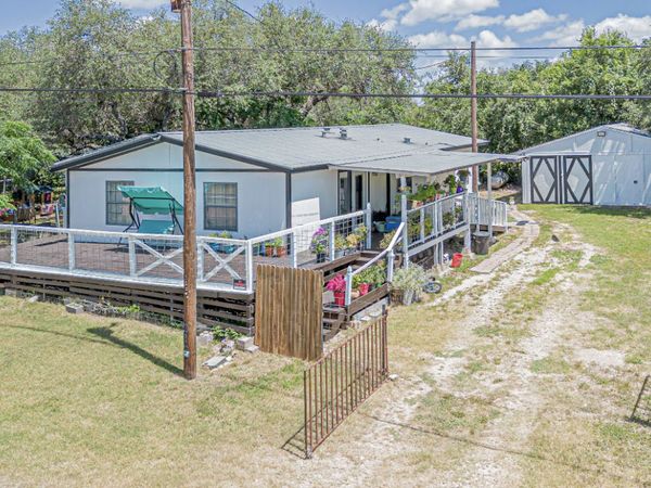 213 BANDERA DR, Bandera, TX 78003