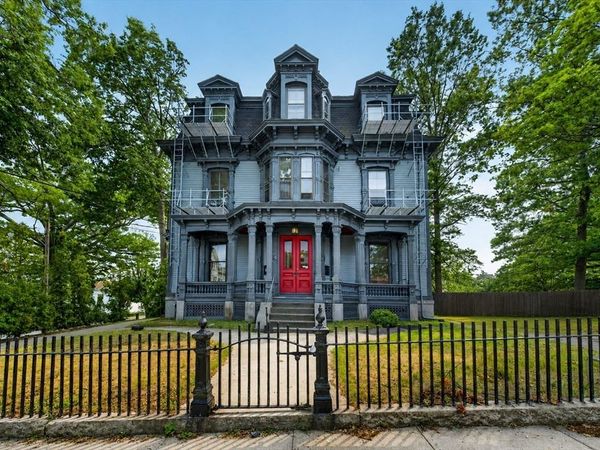 533 Locust St, Unit 4, Fall River, MA 02720