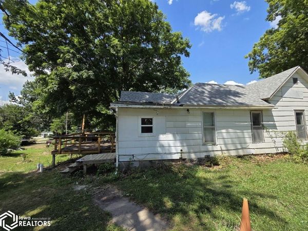 403 E Adams Street, Mount Ayr, IA 50854