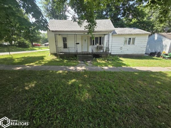 403 E Adams Street, Mount Ayr, IA 50854