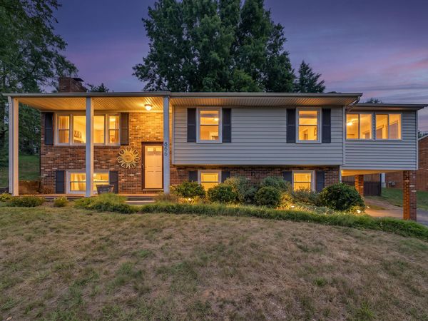 866 Peyton ST, Roanoke, VA 24019