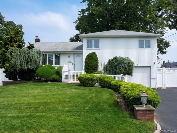 128 James Street , Massapequa, NY 11758