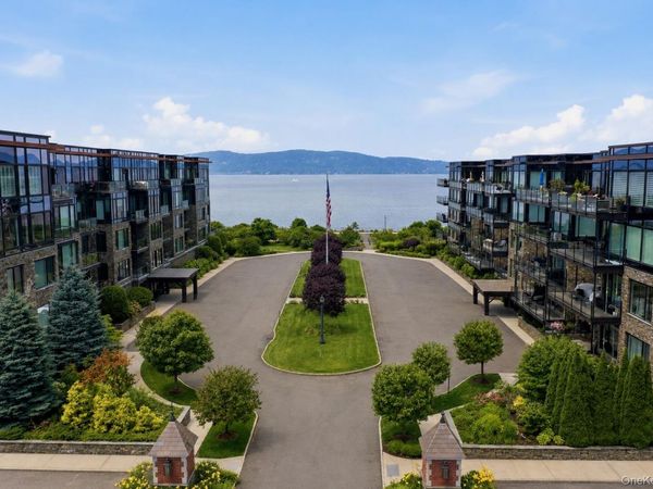 16 Rivers Edge Drive , Unit 201, Tarrytown, NY 10591