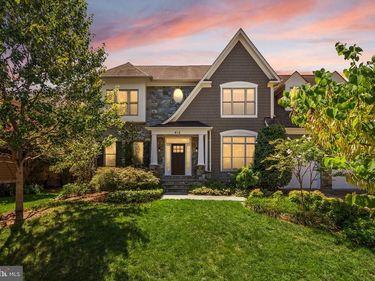 812 21ST STREET S, ARLINGTON, VA 22202