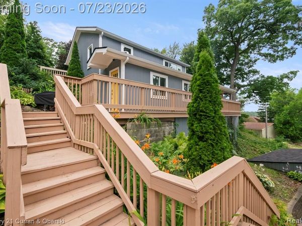 10492 Lake Shore Drive, Tyrone Twp, MI 48430