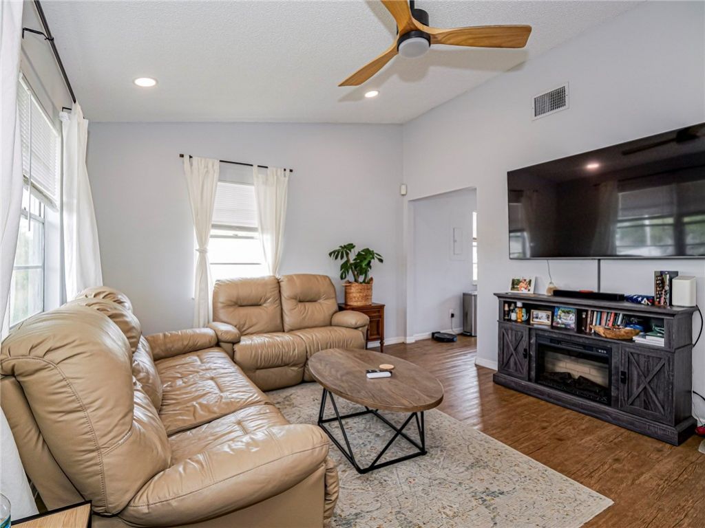 1656 3rd Avenue Sw, Vero Beach, FL 32962 Photo