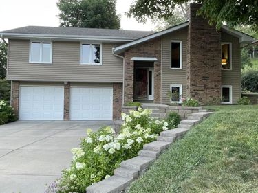 200 UPLAND Drive, COUNCIL BLUFFS, IA 51503