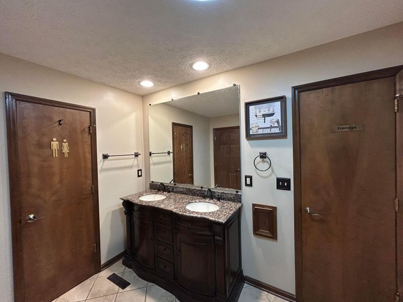 2193 Olde Sawmill Boulevard , Dublin, OH 43016 Photo 49