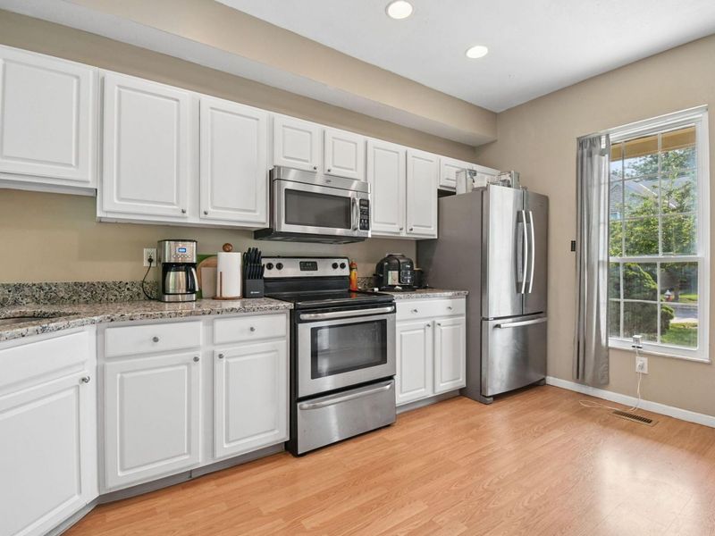 2660 Village Pier Lane, Unit B10, Hilliard, OH 43026 Photo 10
