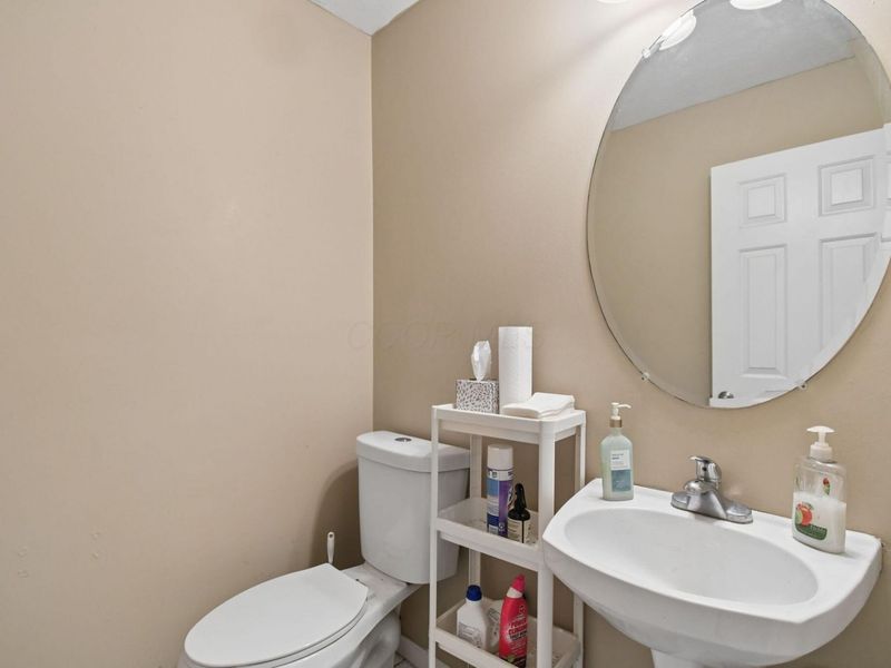 2660 Village Pier Lane, Unit B10, Hilliard, OH 43026 Photo 6