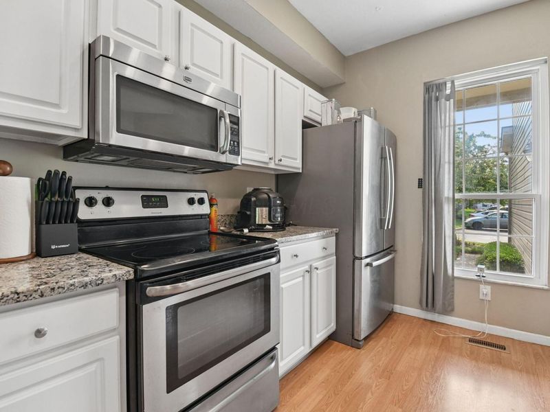 2660 Village Pier Lane, Unit B10, Hilliard, OH 43026 Photo 9